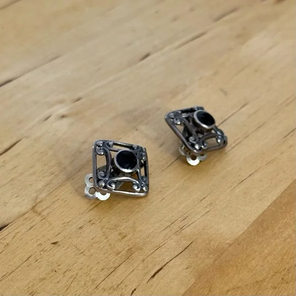 Vintage Diamond Shape Black Onyx Clip On Silver Earrings Rennaisance Victorian - Picture 3 of 8